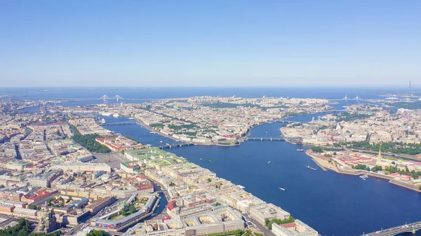 Vista aérea panorámica del centro de la ciudad de San Petersburgo en claro tiempo soleado, Rusia, Desde Drone — Foto de Stock