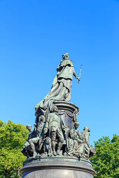 Saint-Petrohrad, Rusko. Památník Kateřiny velké. Text — Stock fotografie