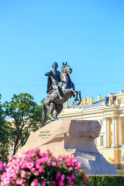 San Petersburgo, Rusia. Monumento a Pedro I en Sennatskaya Squ — Foto de Stock