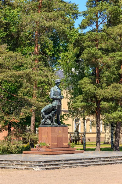 Hamina, Finland - June 20, 2019: Monument to Finnish officers. D — Stock Photo, Image