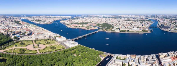 Sankt Petersburg, Ryssland. Stort Panorama av den centrala delen av — Stockfoto