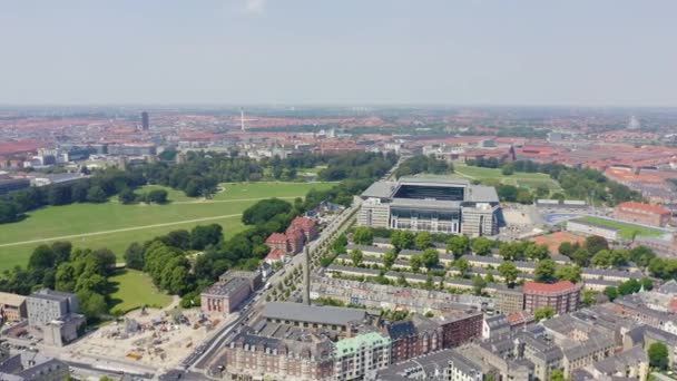 Kopenhag, Danimarka. Parken Stadyumu (Telia Parken) Kopenhag 'da bulunan bir stadyum. Maç ların yapılacağı yer 2020 Euro. Havadan görünüm. 4k — Stok video