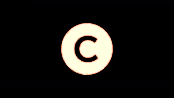 Das Symbol Urheberrecht brennt aus der Transparenz, dann brennt es wieder. Alphakanal vormultipliziert - mattiert mit Farbe Schwarz — Stockvideo