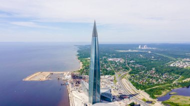 Saint-Petersburg, Rusya - 18 Haziran 2019: Lakhta Center. Gazprom genel merkezi, Drone'dan 