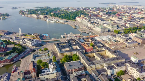 芬兰赫尔辛基。市中心鸟瞰图。赫尔辛基大教堂。参议院广场，从无人机 — 图库照片