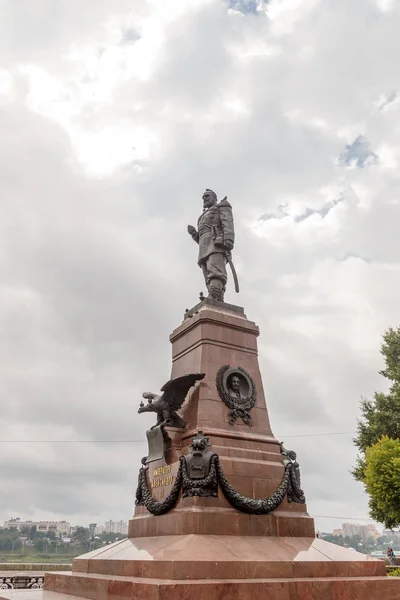 Russland, irkutsk - 25. juli 2018: denkmal alexander iii. alle- — Stockfoto