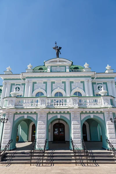 Rusland, Omsk - juli 17, 2018: Omsk staat academische Drama Theater — Stockfoto