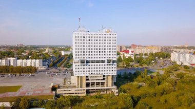 Rusya, Kaliningrad - 21 Eylül 2018: Orta kesiminde bitmemiş binayı House Sovyetler şehrin dron SSCB zamanlardan yapısalcılık, Kaliningrad şehir 