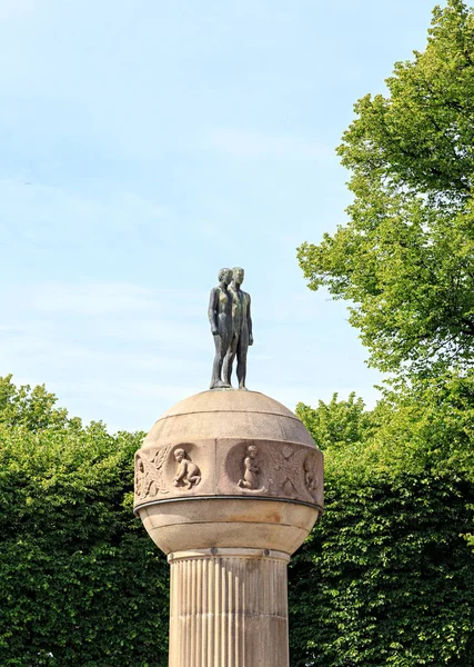 Oslo, Noorwegen-24 juni 2019: fontein bij Christian Frederiks pl — Stockfoto