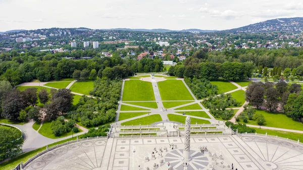 挪威奥斯陆。维格兰雕塑公园。维格兰·斯帕克恩弗罗格纳公园，从无人机 — 图库照片