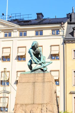 Stockholm, İsveç. Merkeze Monte Edilen Yaylı Tüfek Heykeli 