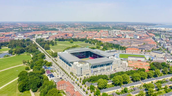 Copenhagen, Dánia-június 26, 2019: Parken Stadion (Telia Parken) egy stadion Koppenhágában. Helyszíne mérkőzések UEFA Euro 2020. Légifelvétel, légi-nézet — Stock Fotó