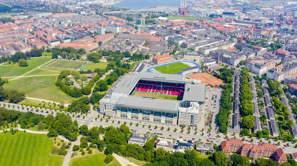 Copenhagen, Dánia-június 26, 2019: Parken Stadion (Telia Parken) egy stadion Koppenhágában. Helyszíne mérkőzések UEFA Euro 2020. Légifelvétel, légi-nézet — Stock Fotó