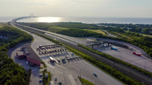 Malmo, Suecia. Punto de pago del coche. Puente Oresund. Un largo túnel y puente con una isla artificial entre Suecia y Dinamarca, Vista Aérea — Foto de Stock