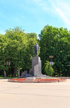 Veliky Novgorod, Rusya - 19 Haziran 2019: V.I. Lenin Anıtı 