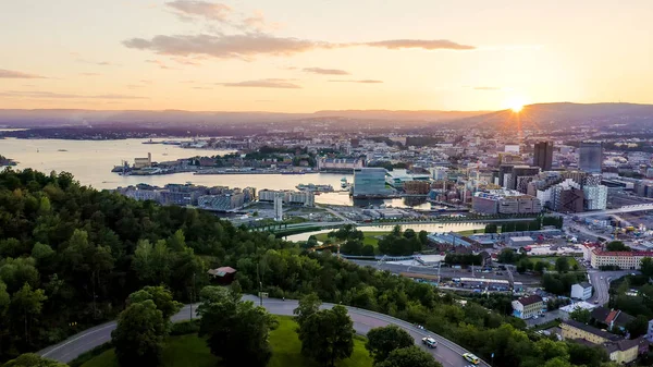 Oslo, Norway. City view during sunset. Back light. The central part of the city, From Drone — Stock Photo, Image