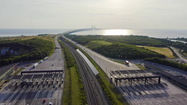 Malmo, Suecia. Punto de pago del coche. Puente Oresund. Un largo túnel y puente con una isla artificial entre Suecia y Dinamarca, Vista Aérea — Foto de Stock