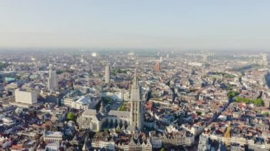 Antwerp, Belçika. Antwerp Leydisi Katedrali. (Onze-Lieve-Vrouwekathedraal Antwerpen). 4k