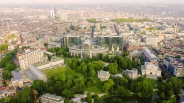 Brüksel, Belçika. Avrupa Parlamentosu binaları kompleksi. Devlet enstitüsü. 4K