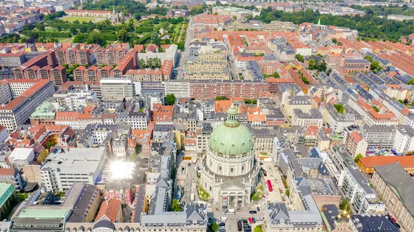 Kopenhagen, Dänemark. amalienborg. der palastkomplex des xviii jahrhunderts im rokokostil. Frederick Church, von Drohne aus — Stockfoto