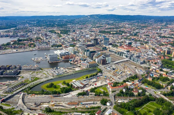 Oslo, Noruega. La parte central de negocios de la ciudad. Opera House — Foto de Stock