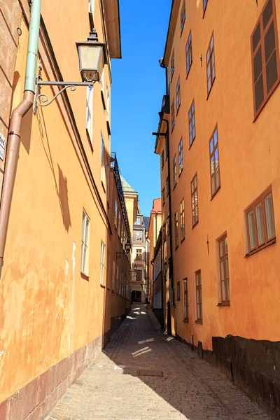 スウェーデン、ストックホルム。旧市街の通り歴史的な部分 — ストック写真