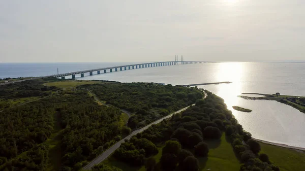 Puente Oresund. Un largo túnel y puente con una isla artificial entre Suecia y Dinamarca., Vista aérea — Foto de Stock