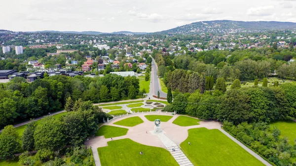 ノルウェーのオスロヴィーゲンランド彫刻公園ヴィジェランドスパーケンフロッグナー公園, ドローンから — ストック写真