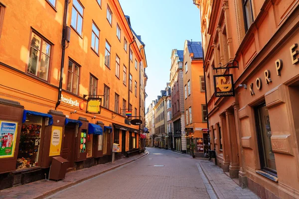 ストックホルム、スウェーデン - 2019年6月23日:旧市街の通り。ストック — ストック写真