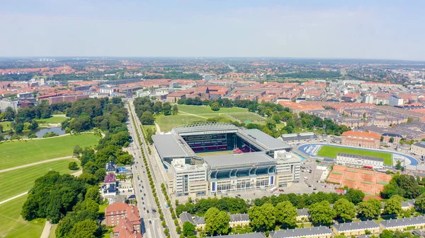 Kopenhaga, Dania-26 czerwca 2019: Stadion Parken (Telia Parken) – Stadion w Kopenhadze. Miejsce meczów UEFA Euro 2020. Widok z lotu ptaka, widok z lotu ptaka — Zdjęcie stockowe