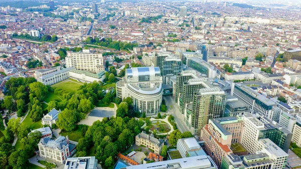 ベルギーのブリュッセル。欧州議会の建物の複合体。国立機関、空中ビュー — ストック写真
