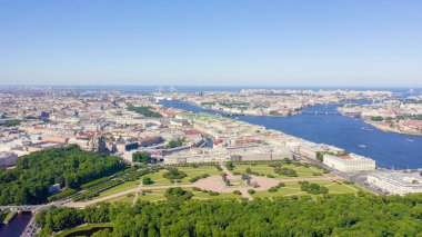 Açık güneşli havalarda St Petersburg şehir merkezinin panoramik havadan görünümü, Rusya, Drone Gönderen 