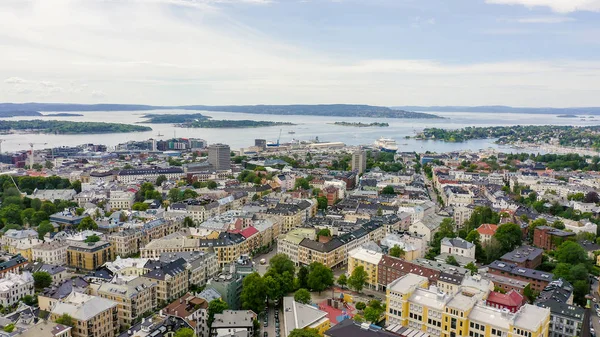 Oslossa, Norjassa. Näkymä kaupunkiin ja Oslo vuono, mistä Drone — kuvapankkivalokuva