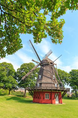 Kopenhag, Danimarka. Kastelsmollen yel değirmeni Kastellet içinde