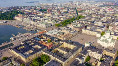 Helsinki, Finlandiya. Şehir merkezi havadan görünümü. Helsinki Katedrali. Senato meydanı, Drone gönderen 