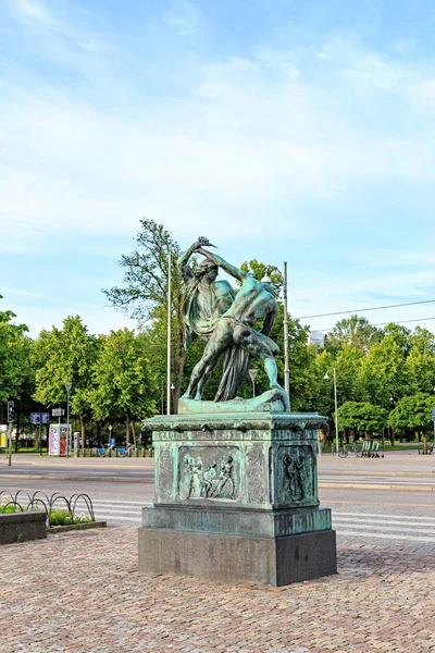 Gothenburg, Sweden. "The Knife Wrestlers" created by Swedish scu — ストック写真