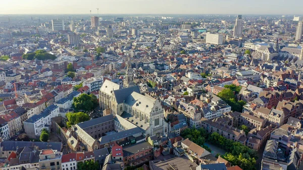 Antwerp, Belçika. St. Paul Katedrali (Sint-Pauluskerk), Havadan Görünüm — Stok fotoğraf