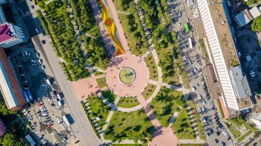 Rusya, Irkutsk. Kirov sonra adlı Meydanı. Çeşmeden Dron 