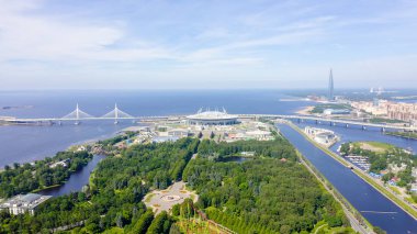 Saint-Petersburg, Rusya - 18 Haziran 2019: Gazprom Arena. Batı Yüksek Hız Çapı, Lakhta Merkezi. Gazprom genel merkezi, Drone'dan 