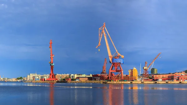 Göteborg, Sverige. Pier, hamnkranar - Göteborgs Stadsindustri — Stockfoto