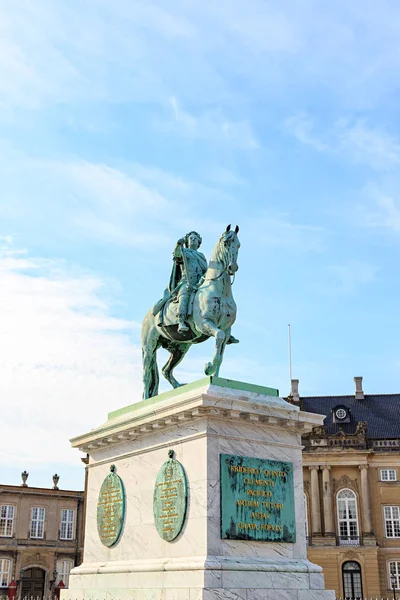Copenhague, Dinamarca. Estatua ecuestre del rey Federico V de De — Foto de Stock