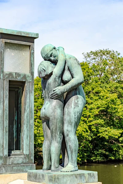 Oslo, Norvège - 24 juin 2019 : Sculptures situées sur le pont — Photo