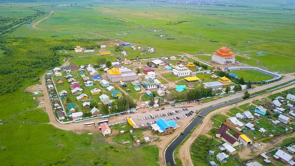 Ivolginsky datsan.buddhistischer Tempel in Burjatien, Russland. wurde 1945 als buddhistisches spirituelles Zentrum der USA eröffnet, von Drohnen aus — Stockfoto