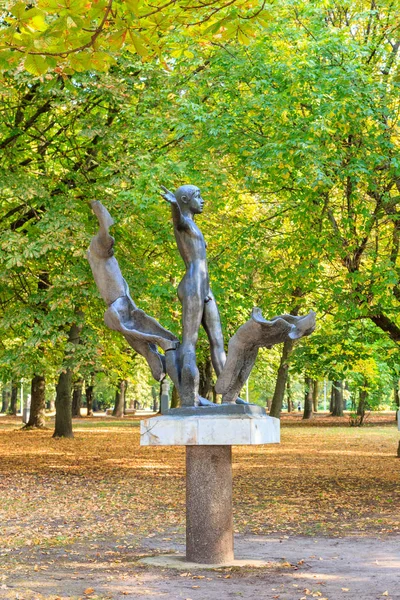 Russia, Kaliningrad - 20 settembre 2018: Scultura del parco sulla — Foto Stock