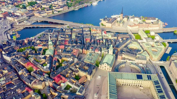 瑞典斯德哥尔摩。 皇家宫殿，Kungliga slottet 。 老城- -甘姆拉 · 斯坦。 Riddarholmen 。 空中风景，从无人机看 — 图库照片