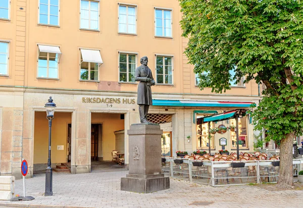 Стокгольм, Швеція - 23 червня 2019: Пам'ятник Ларсу Йохану Ієрті — стокове фото