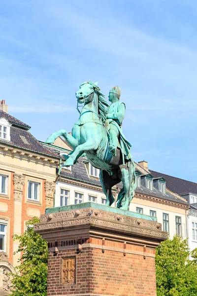 Copenhague, Dinamarca - 26 de junio de 2019: Monumento al Obispo Absalón — Foto de Stock