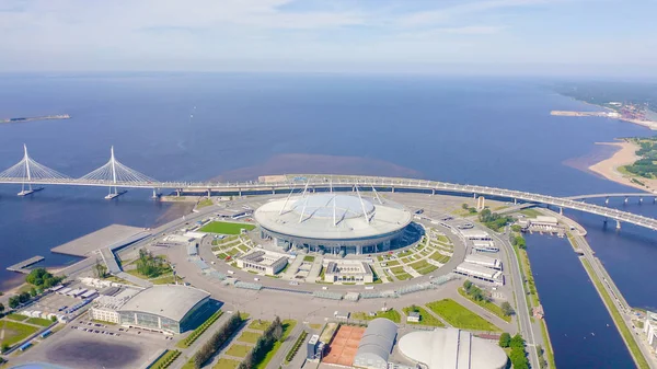 San Petersburgo, Rusia - 18 de junio de 2019: Gazprom Arena. Diámetro de alta velocidad occidental, Centro Lakhta. Sede de Gazprom, de Drone — Foto de Stock