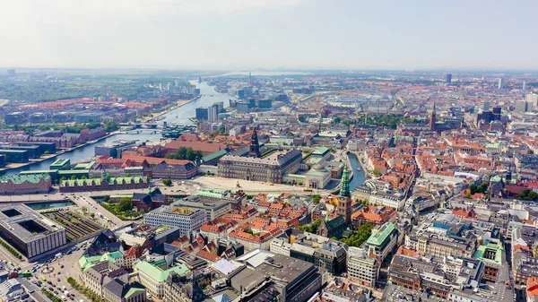 Copenhague, Dinamarca. Palacio Real Christiansborg, Christiansborg Slotsplads, From Drone — Foto de Stock