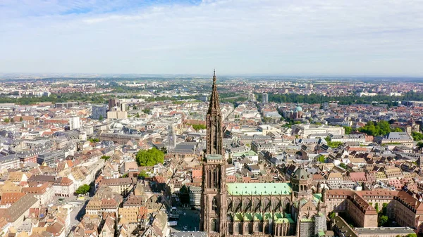 Strasbourg, France. La partie historique de la ville, Cathédrale de Strasbourg, Vue Aérienne — Photo